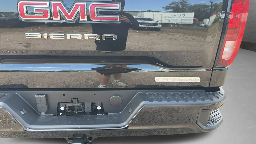 New 2026 Onyx Black GMC Elevation image 30