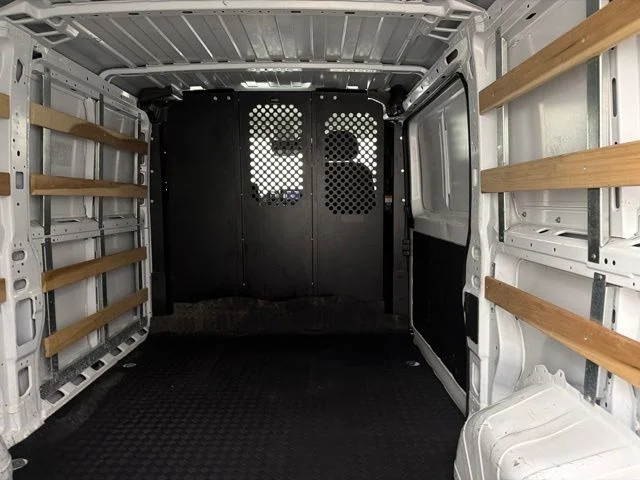 Used 2025 White Ram Base image 25