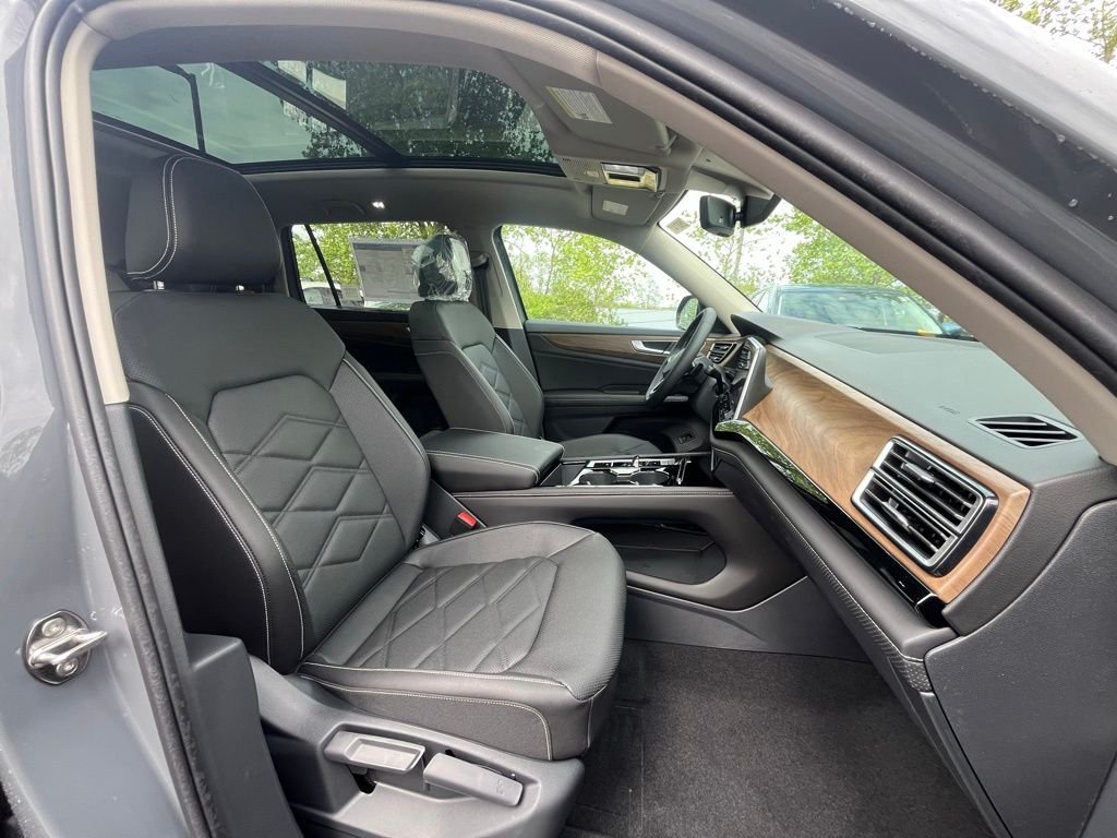 New 2026 Gray Volkswagen 2.0T SE w/Technology image 12