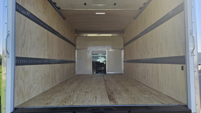 New 2027 Oxford White Ford Base image 9
