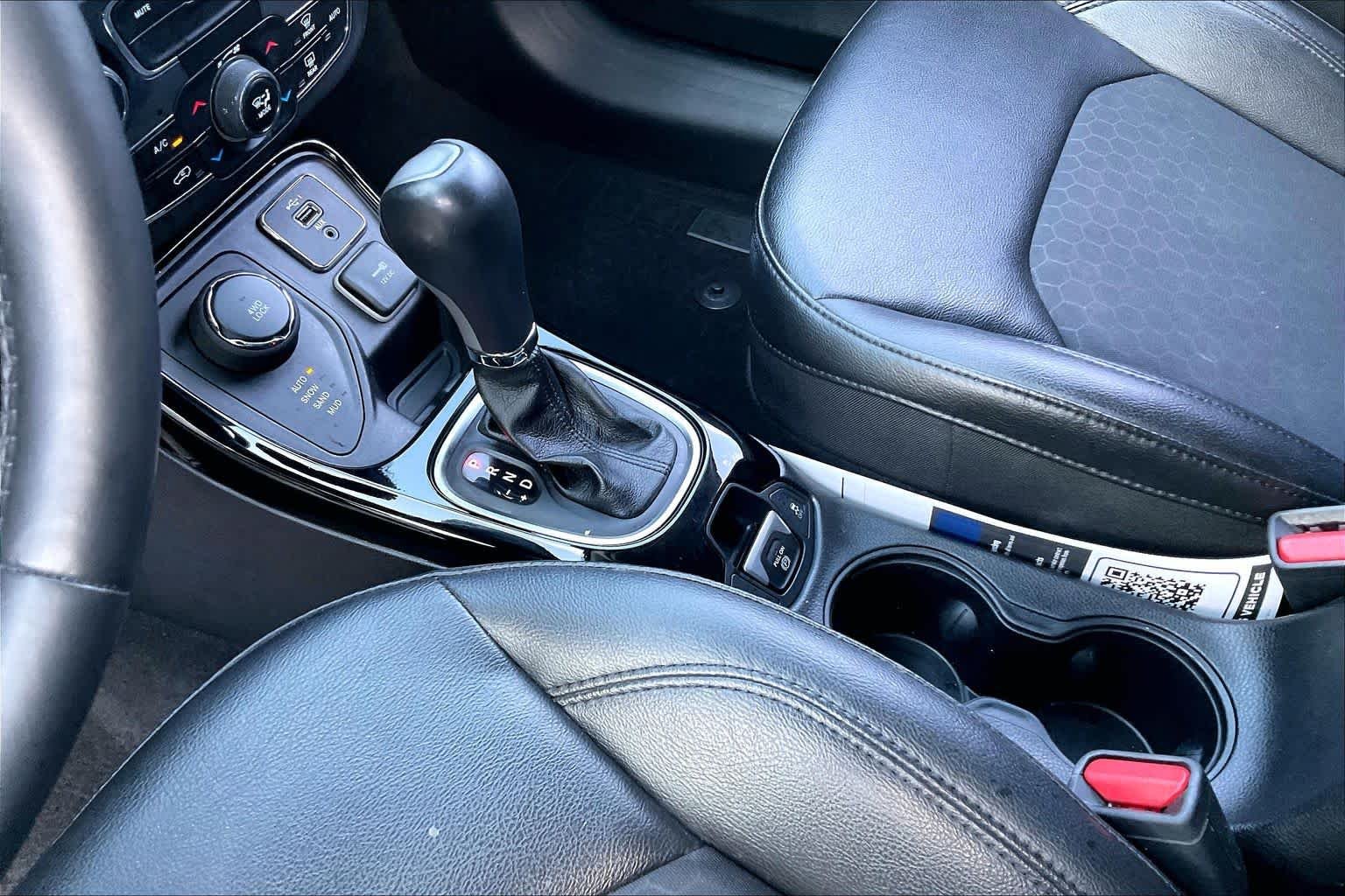 Used 2019 White Clearcoat Jeep Latitude image 15