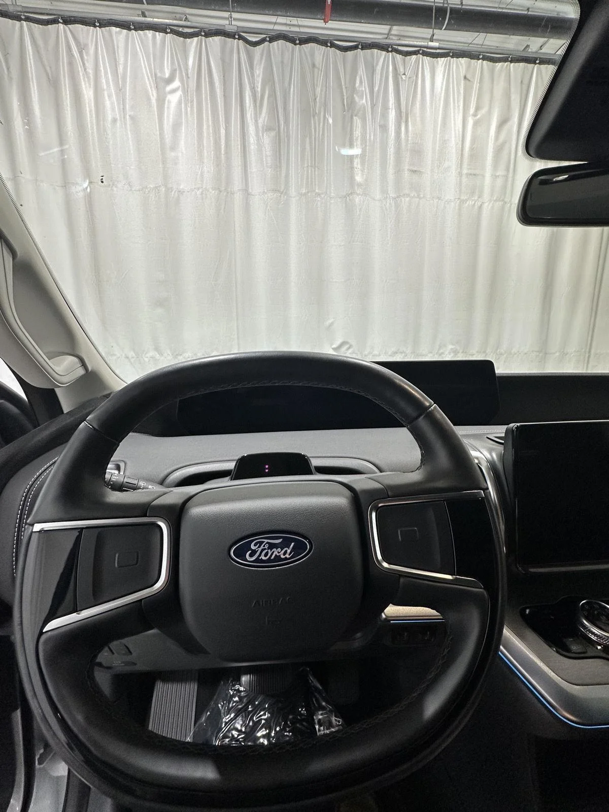 Used 2025 Oxford White Ford Platinum image 10