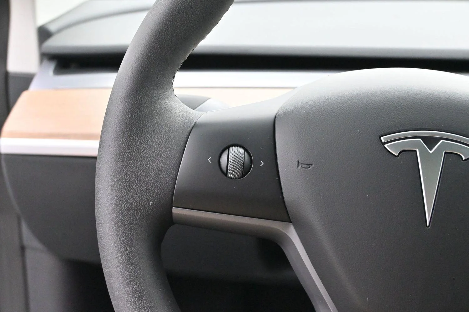 Used 2022 Pearl White Multi-Coat Tesla Base image 16