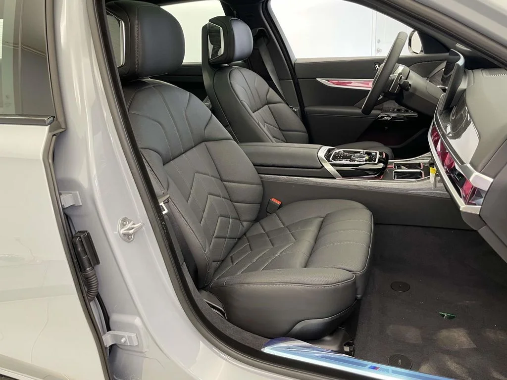 2026 BMW 7 Series 740i - Photo 18