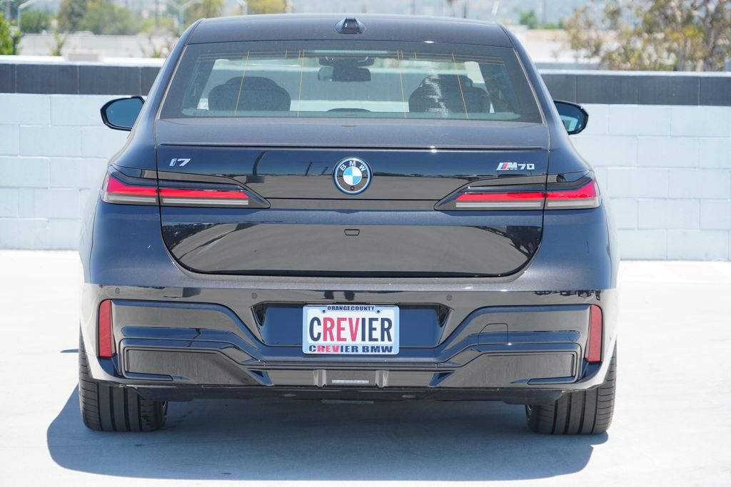 New 2026 Black Sapphire Metallic BMW M70 image 6