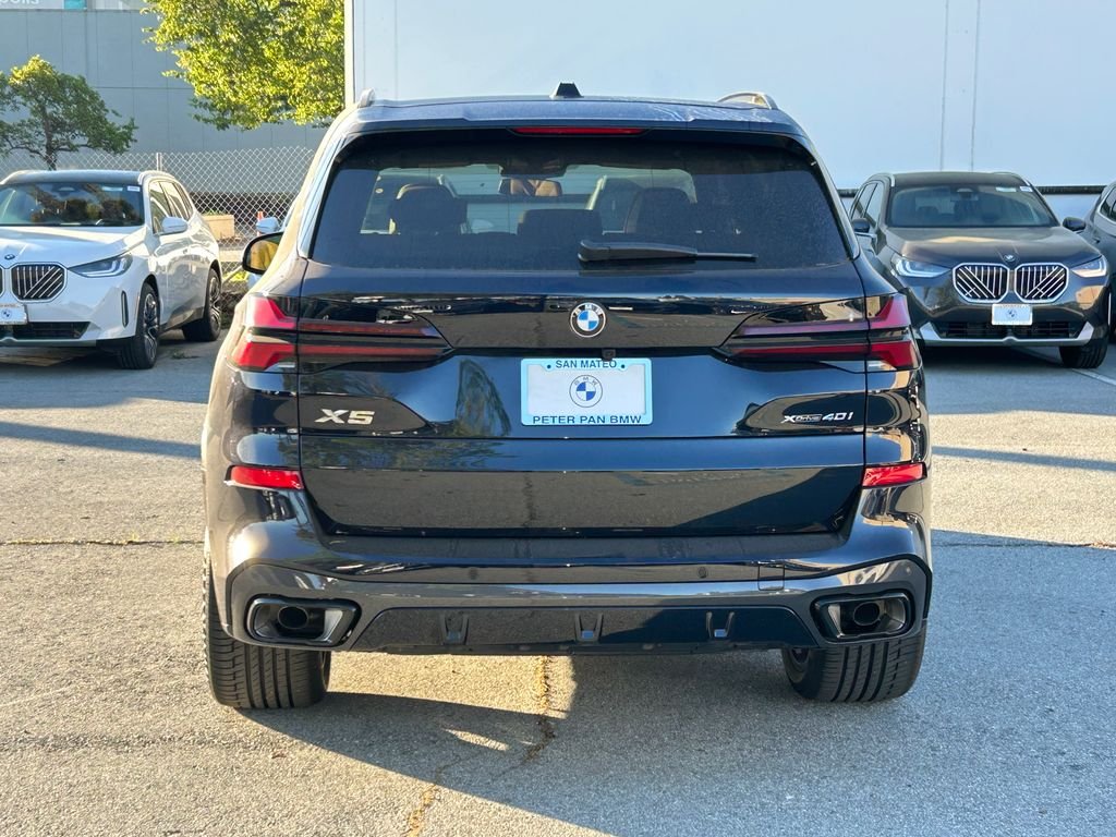 New 2026 Carbon Black Metallic BMW xDrive40i image 4