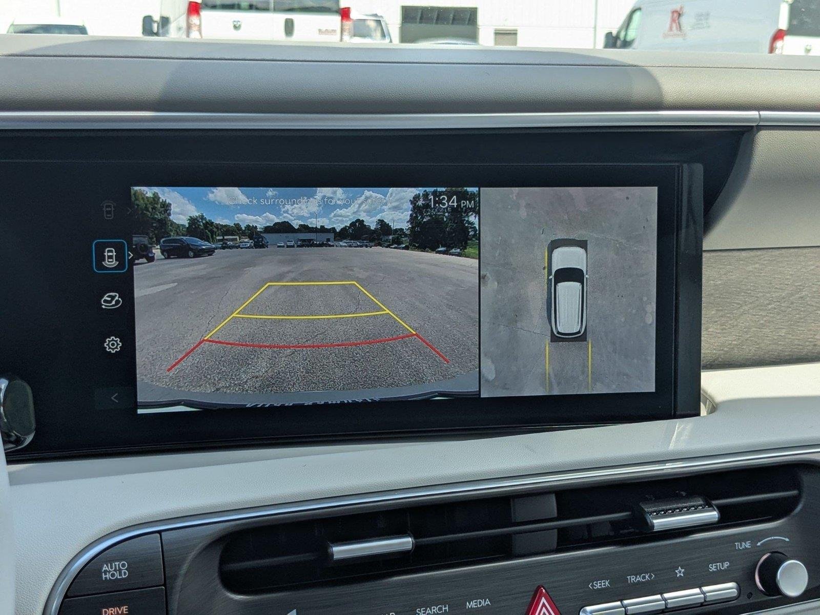 New 2027 Shimmering Silver Hyundai SEL Premium 7P image 18