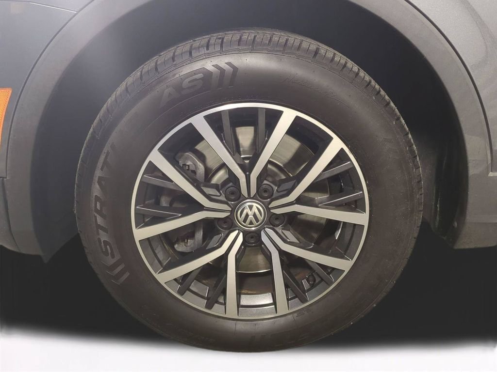 2020 Volkswagen Tiguan SE - Photo 11