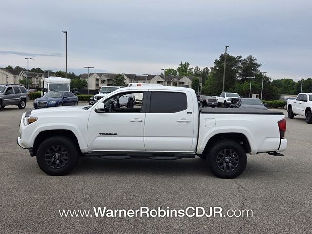 Used 2022 White Toyota SR5 image 4