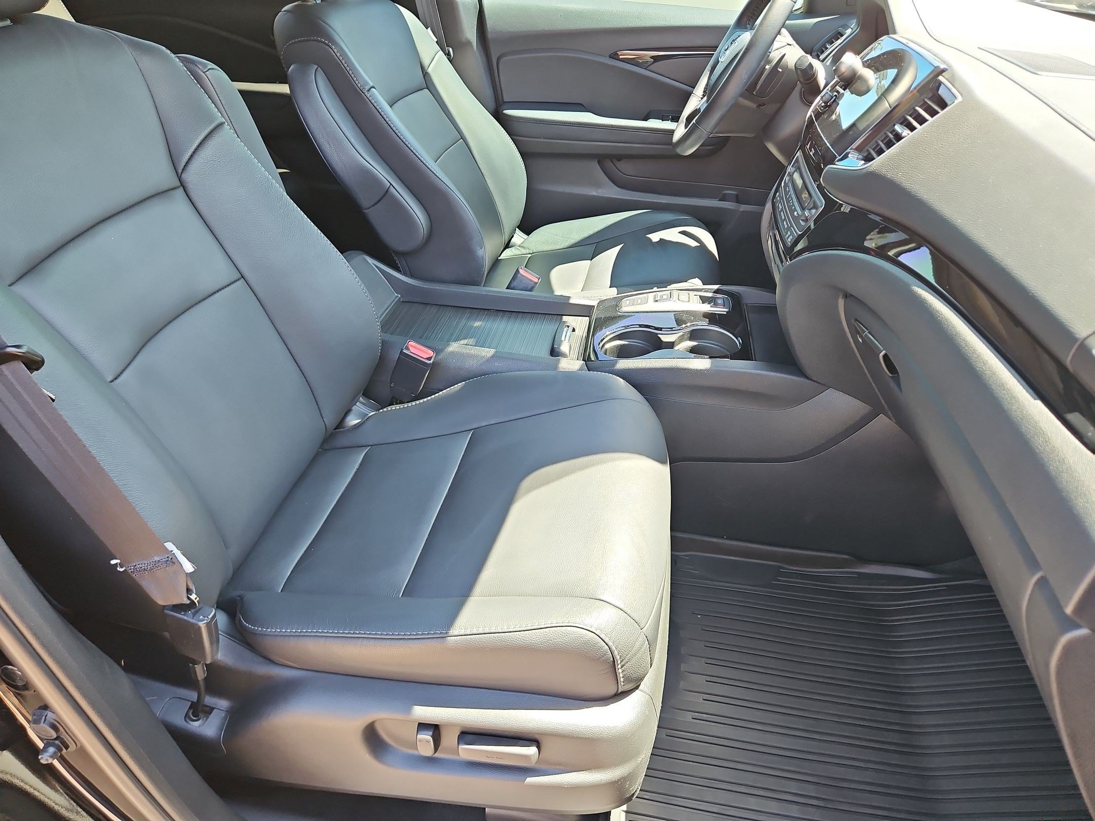 Used 2022 Crystal Black Pearl Honda Touring 7-Passenger image 30