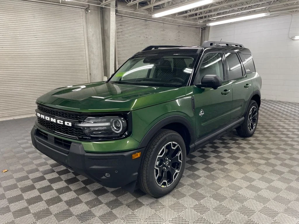 New 2025 Green Ford Outer Banks image 13