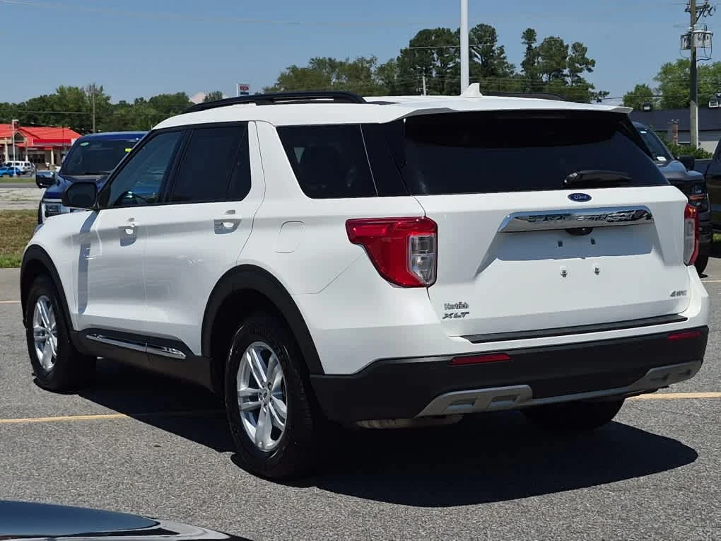 Used 2021 Star White Metallic Tri-Coat Ford XLT image 4