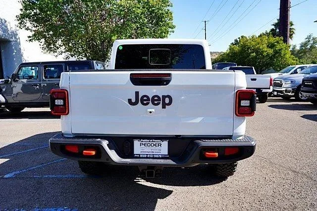 New 2026 Bright White Clear-Coat Exterior Paint Jeep Mojave image 11