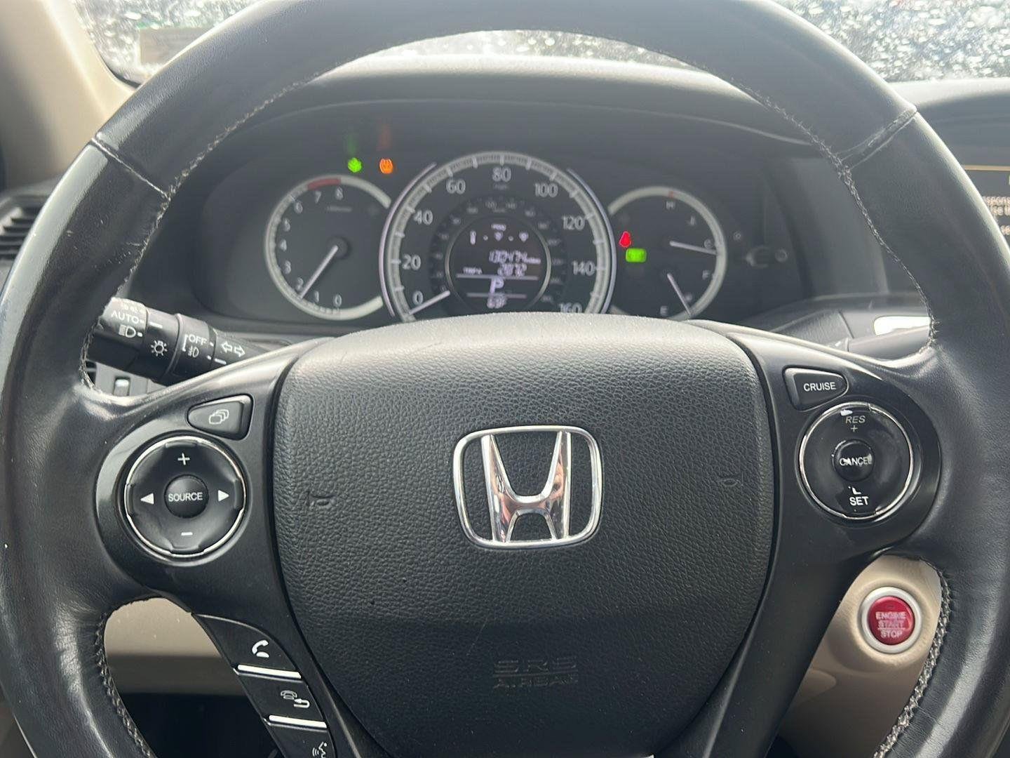 Used 2013 RED Honda EXL image 11