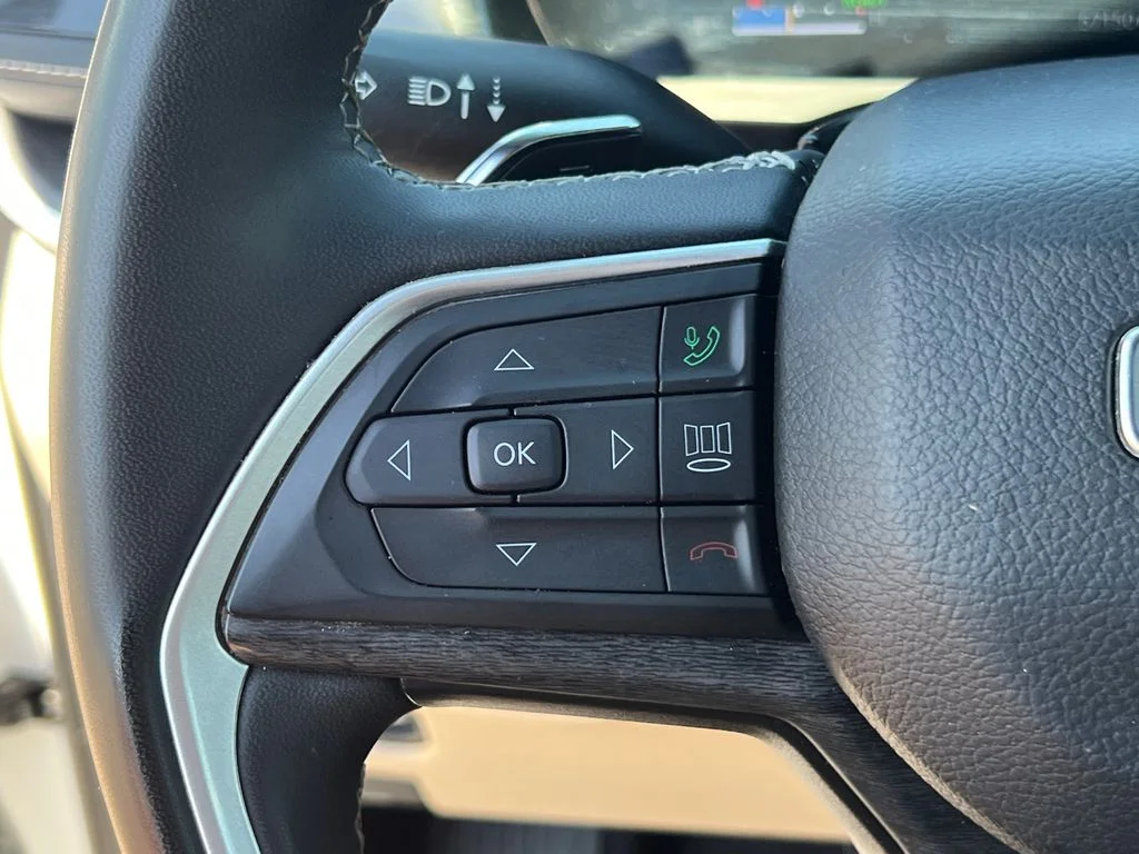Used 2024 White Jeep 4xe image 28