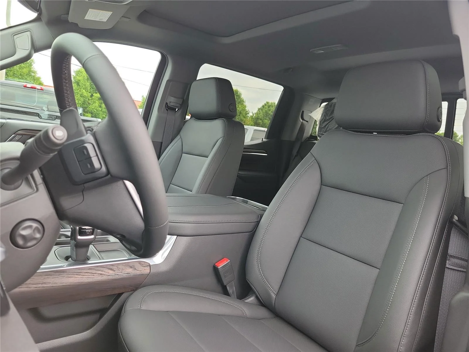 New 2026 Glacier White Tricoat GMC SLT image 17
