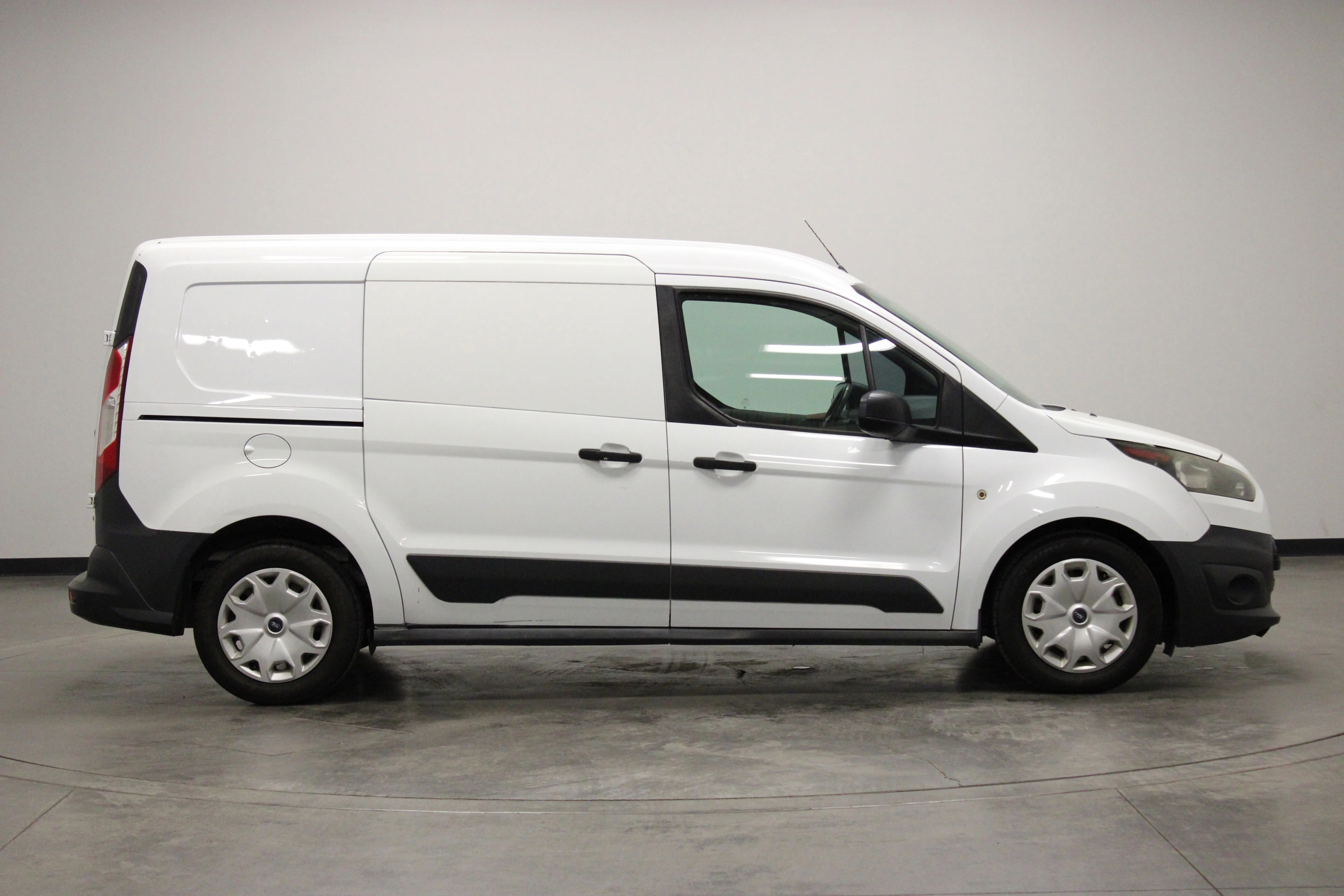 Used 2015 Frozen White Ford XL image 9