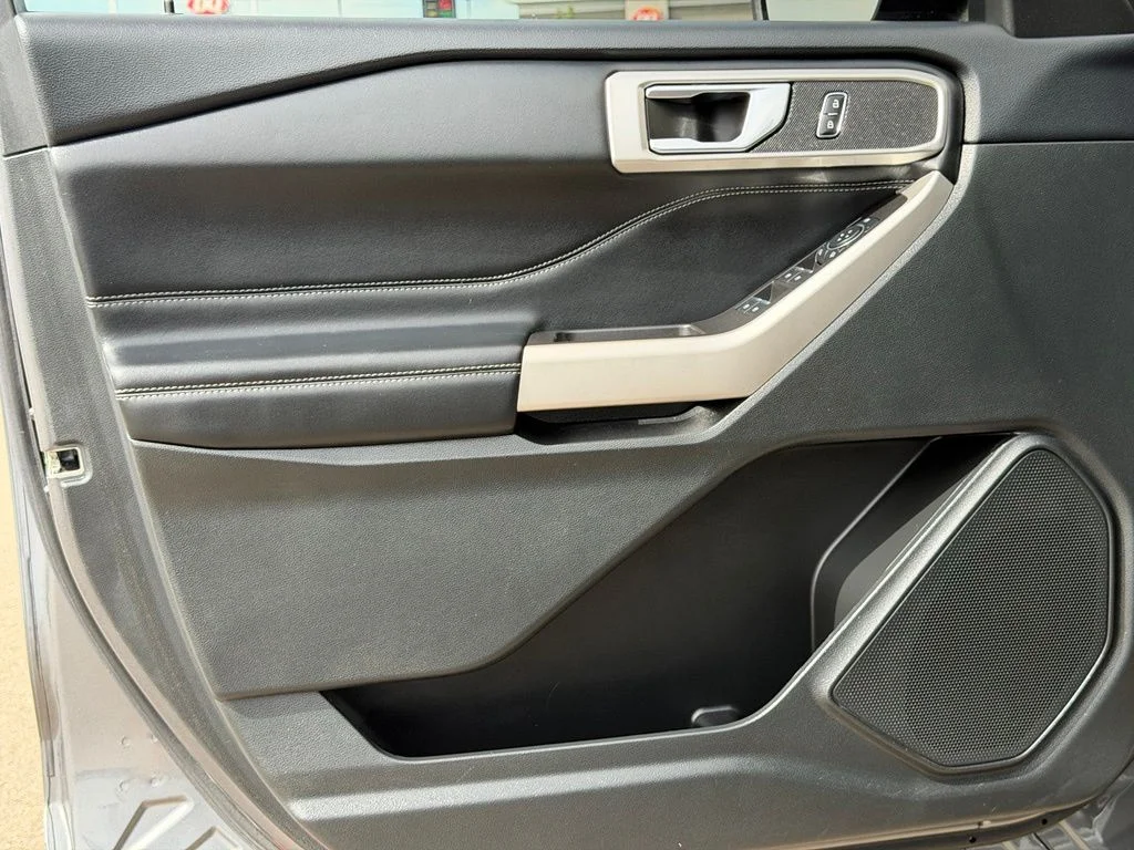Used 2023 Gray Ford XLT image 23