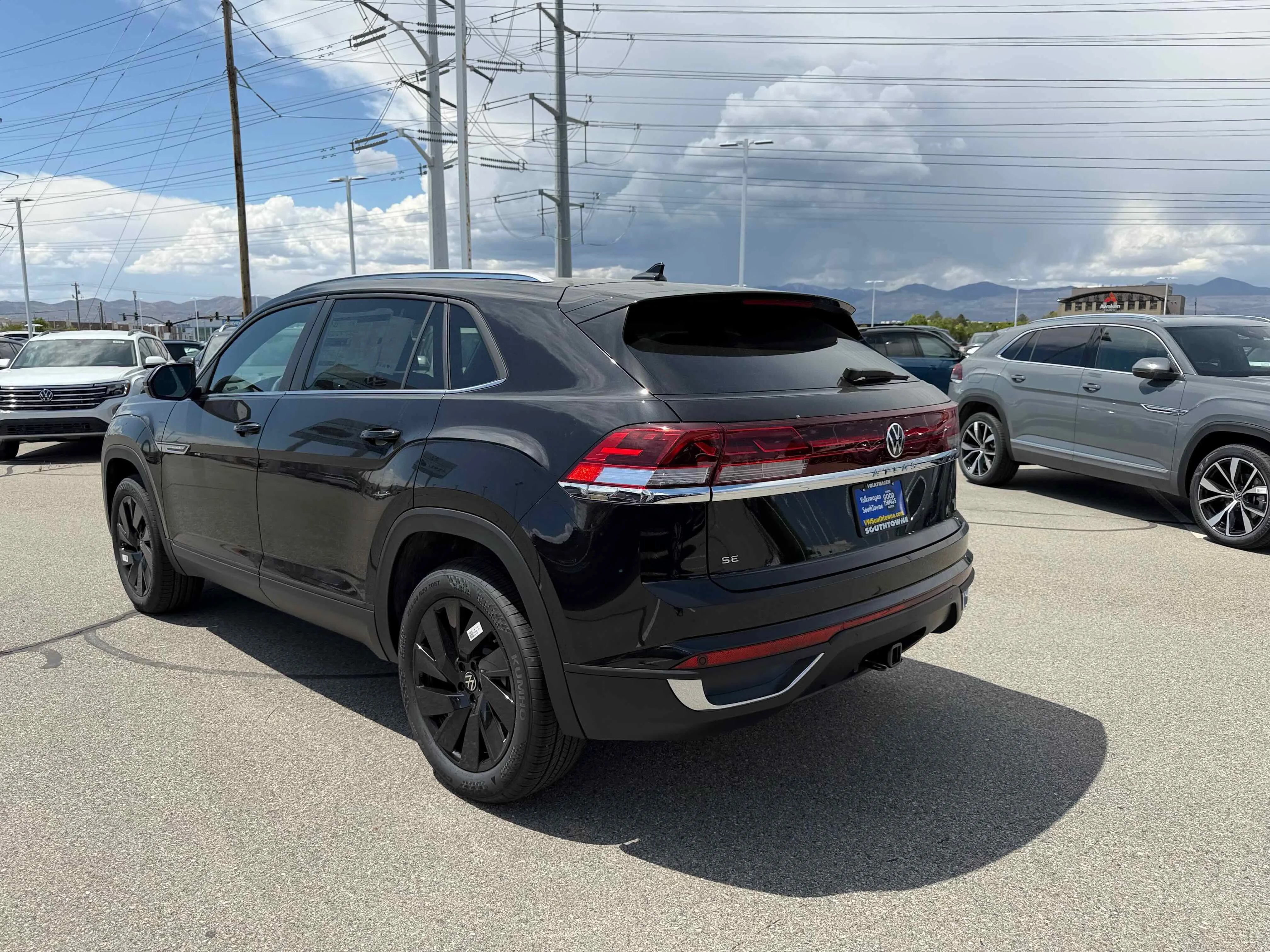 New 2026 Deep Black Volkswagen 2.0T SE w/Technology image 5