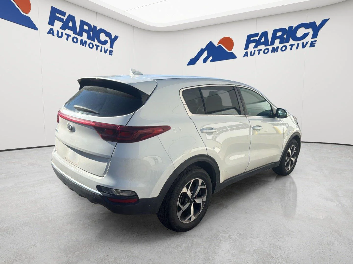 Used 2020 Clear White Kia LX image 5