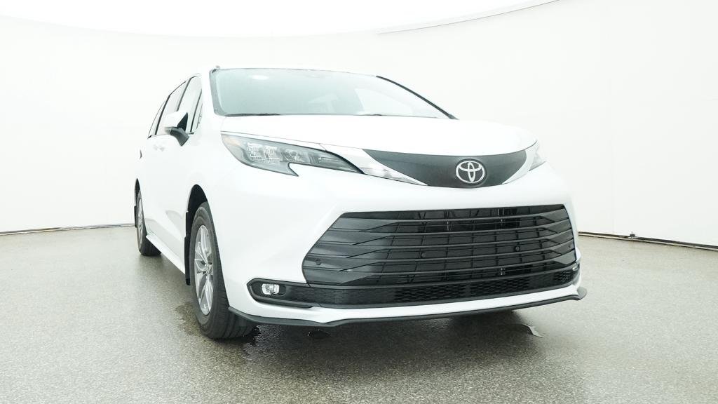 New 2026 Wind Chill Pearl Toyota XLE image 7