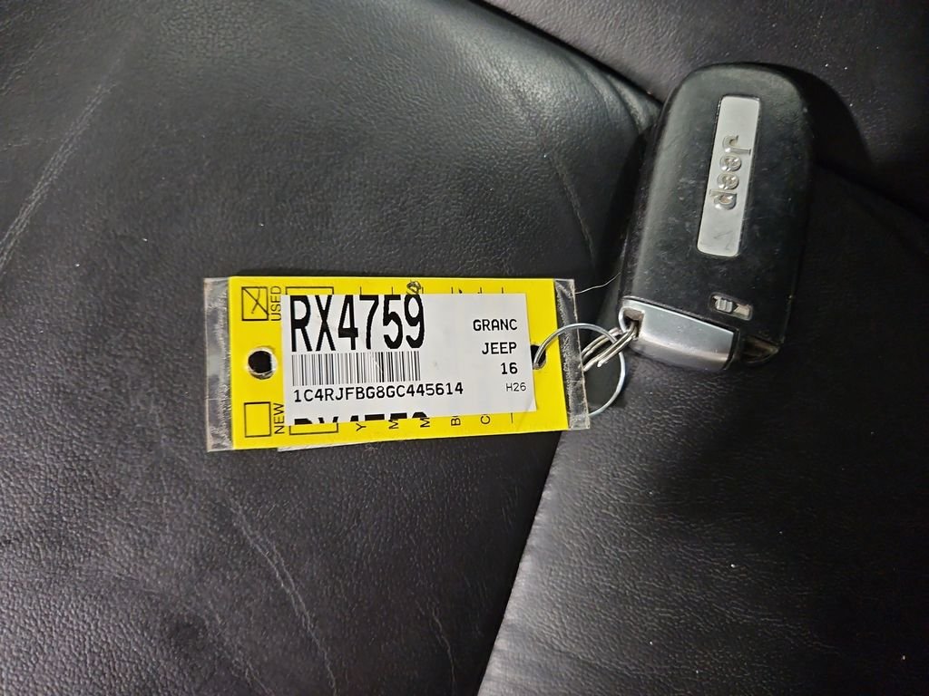 Used 2016 White Jeep Limited image 30