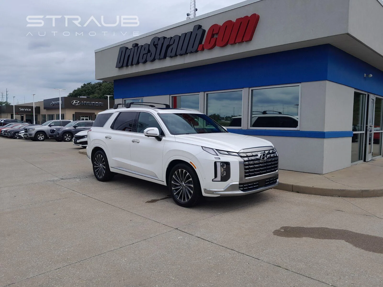 Used 2023 Hyper White Hyundai Calligraphy image 2