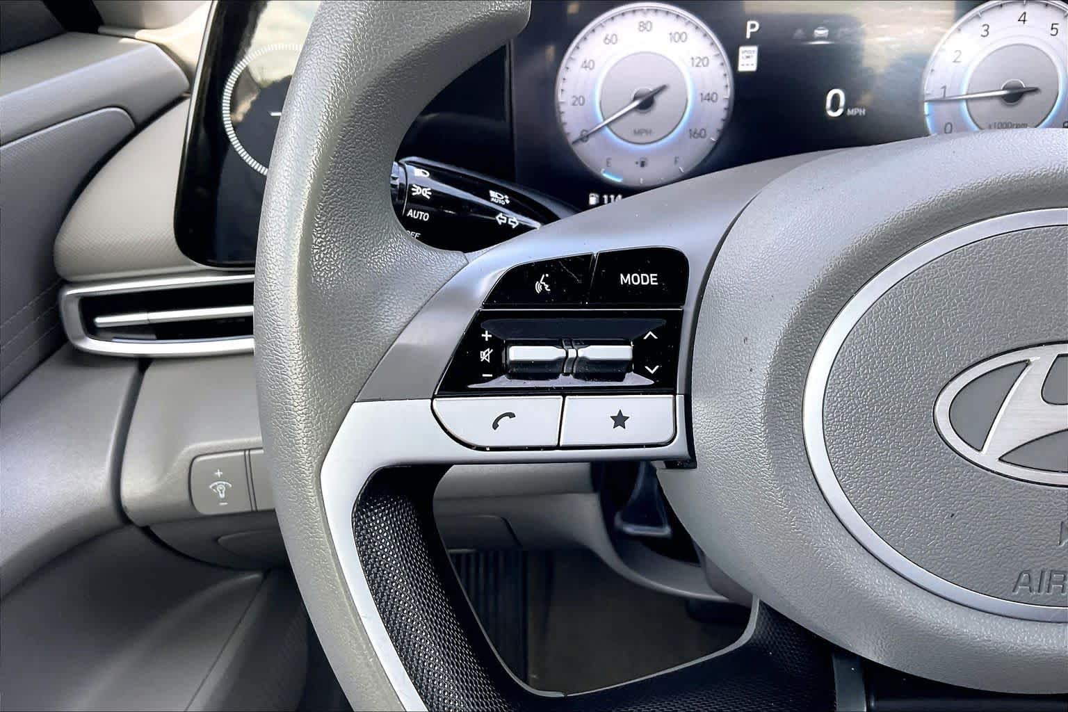 Used 2024 Amazon Gray Hyundai SEL image 22