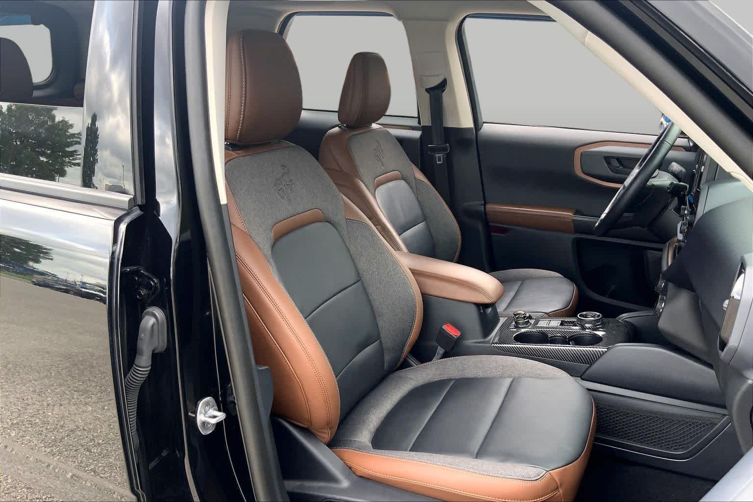 Used 2022 Shadow Black Ford Outer Banks image 9