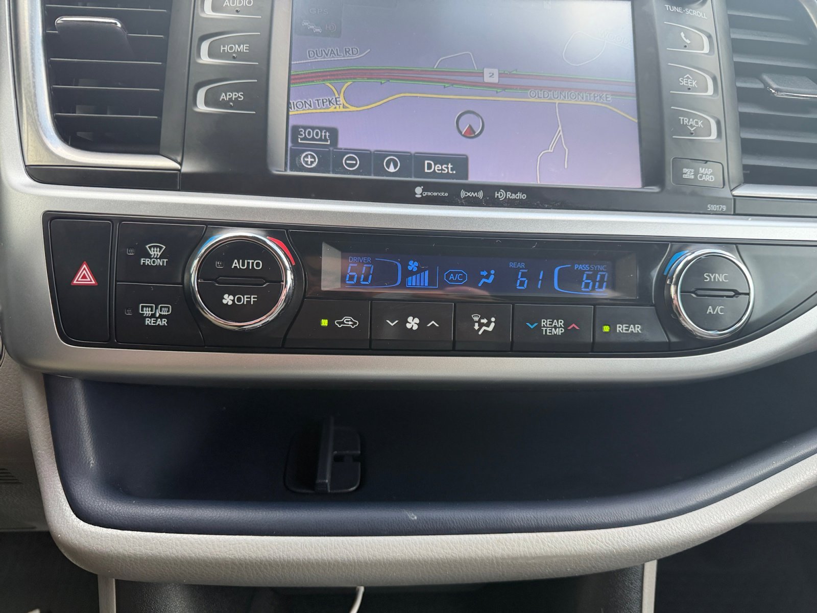 Used 2017 Blizzard Pearl Toyota XLE image 22