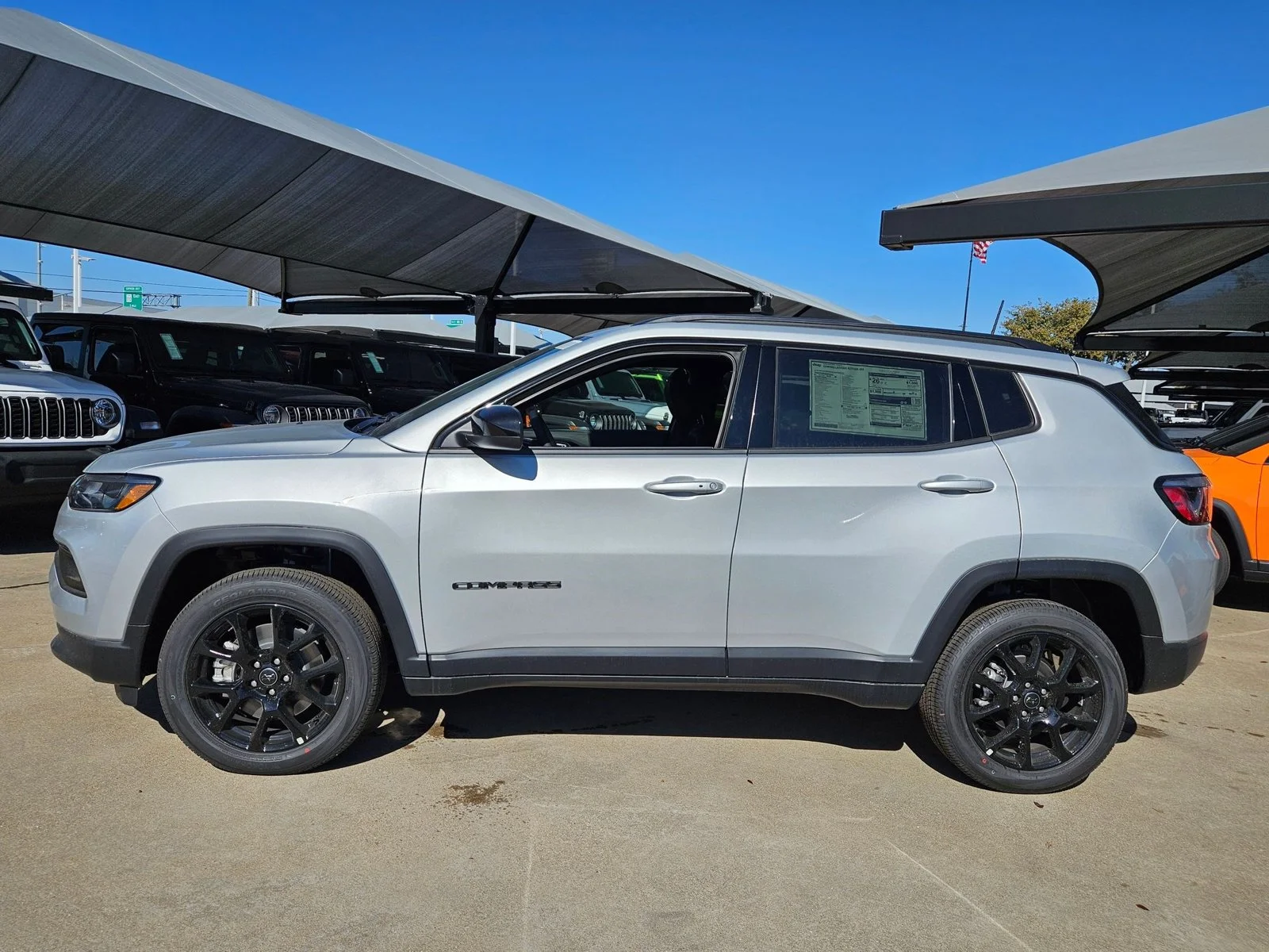 New 2026 Silver Zynith Metallic Clearcoat Jeep Latitude Altitude image 5