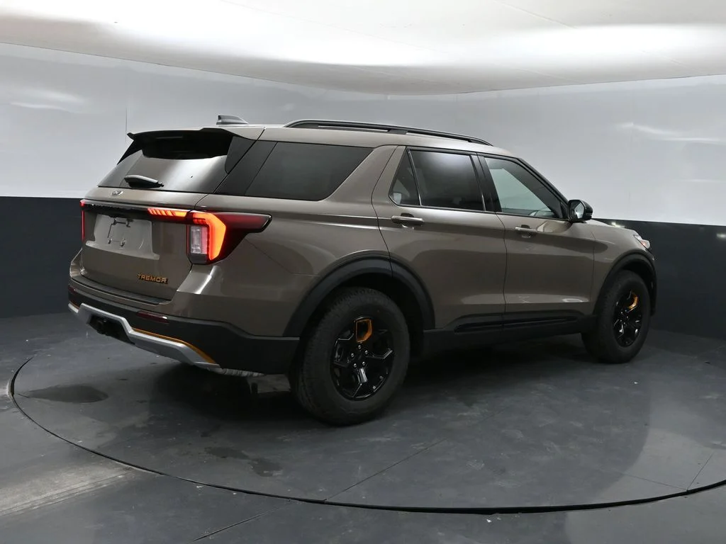 New 2026 Gray Ford Tremor image 2