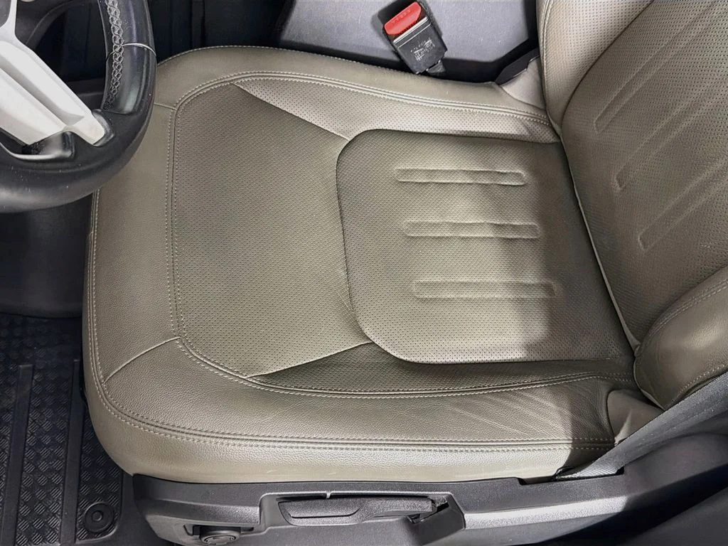 Used 2022 Green Land Rover S image 20