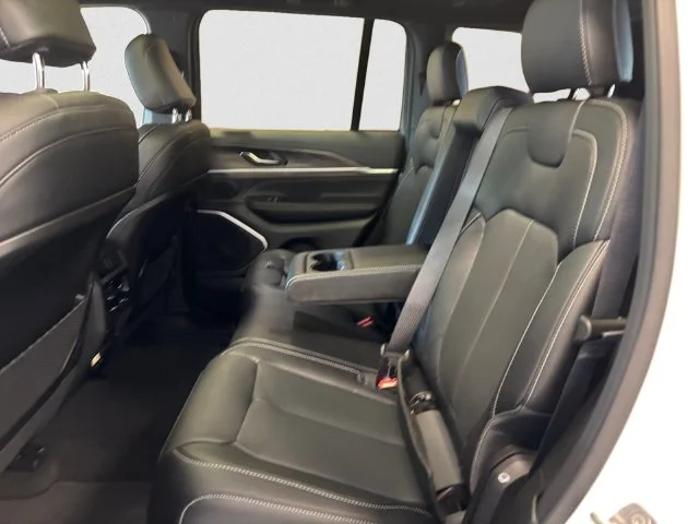New 2027 White Jeep Limited Reserve image 14