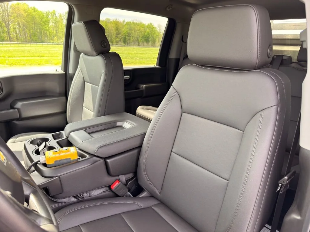 New 2025 Summit White Chevrolet Work Truck image 18