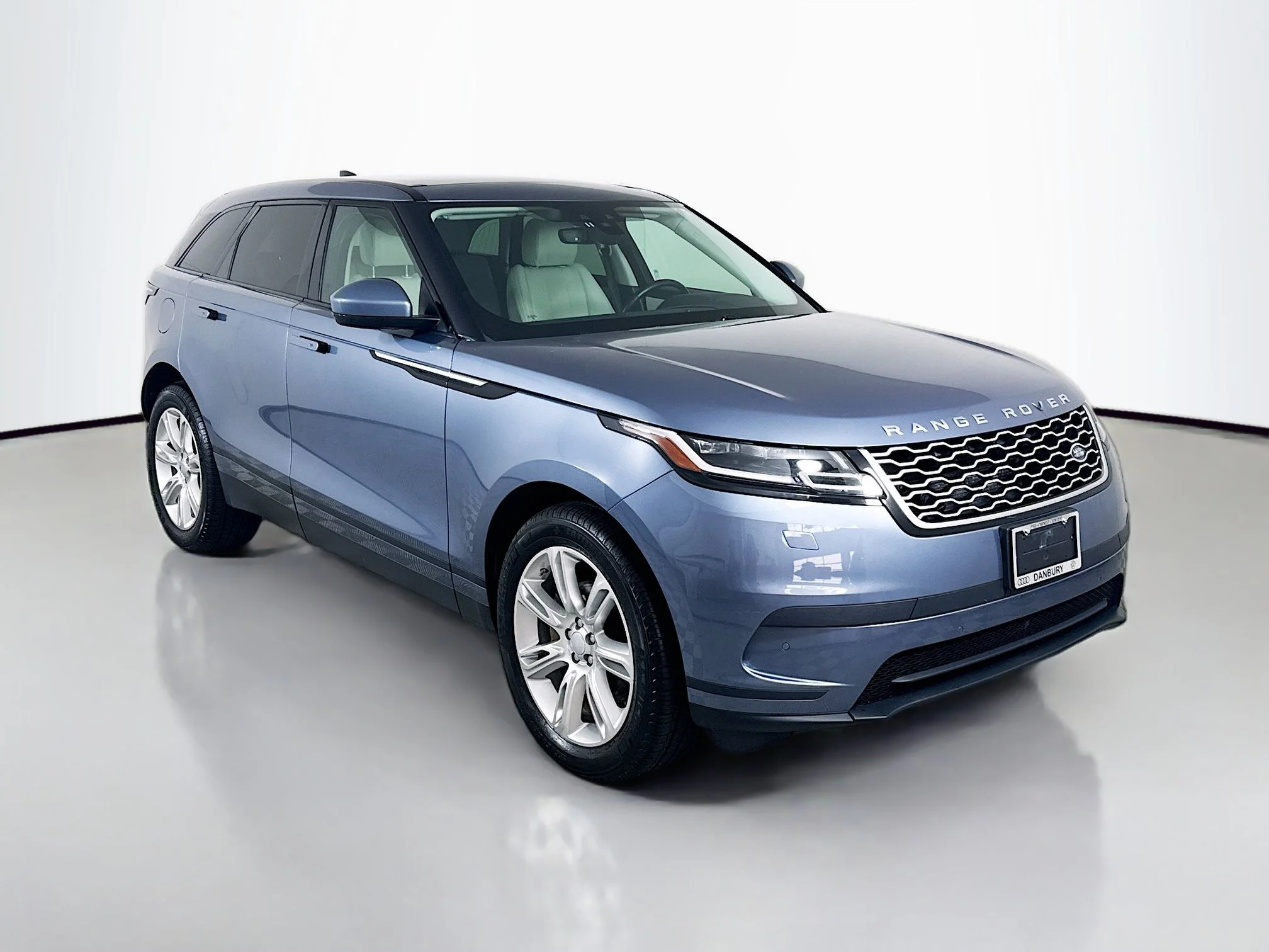 Used 2020 White Land Rover S image 7