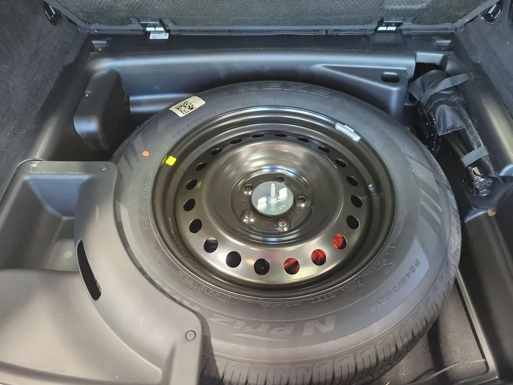 Certified Used 2022 Gray Jeep Summit 4xe image 14