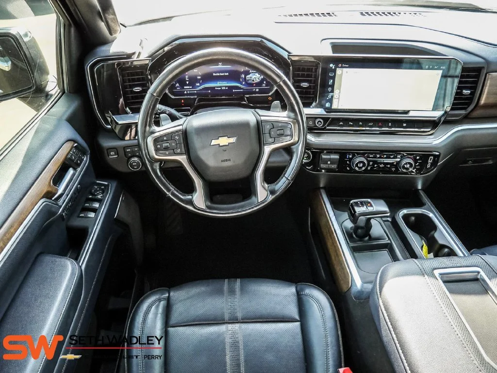 Used 2022 Black Chevrolet High Country image 31