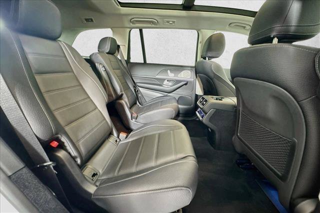 New 2026 MANUFAKTUR Moonlight White Metallic Mercedes-Benz GLS 450 image 55