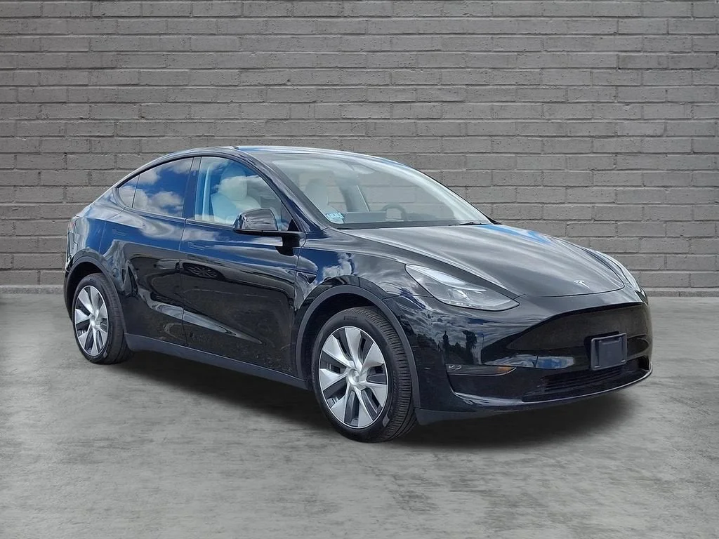 Used 2023  Tesla Long Range image 42