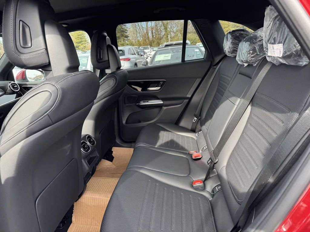 New 2026 MANUFAKTUR Patagonia Red Metallic Mercedes-Benz GLC 300 image 30