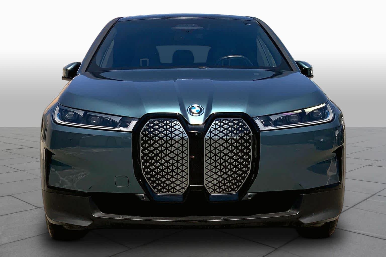 Used 2024 Blue Ridge Mountain Metallic BMW xDrive50 image 3