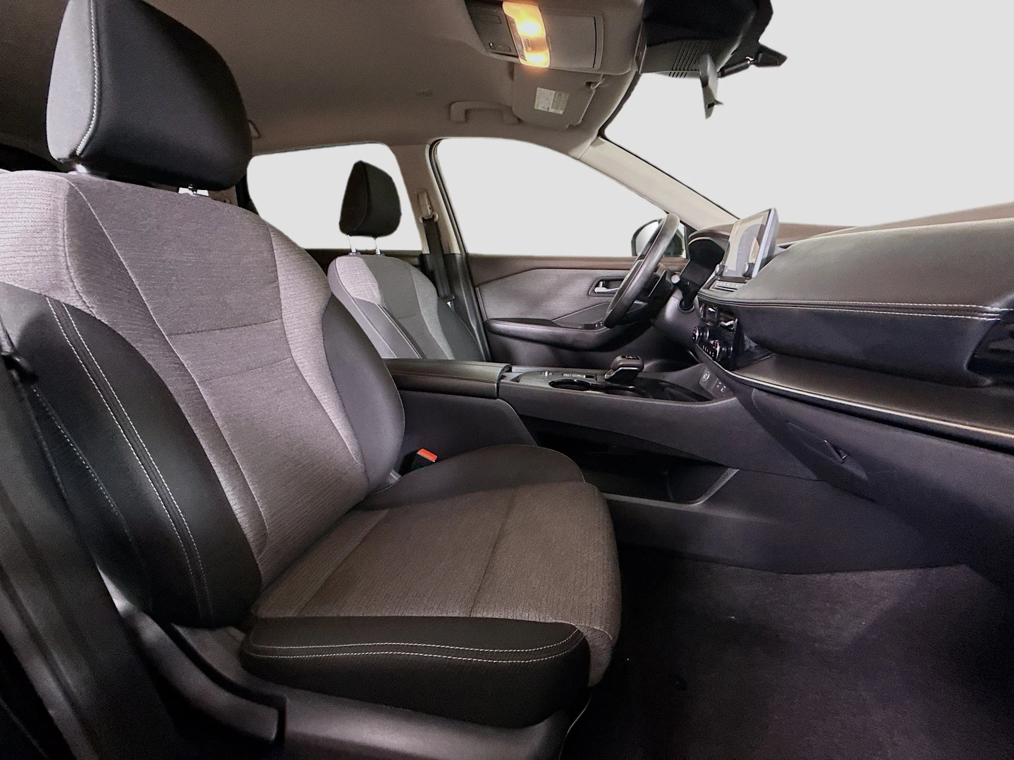 Used 2022 Super Black Nissan SV image 25