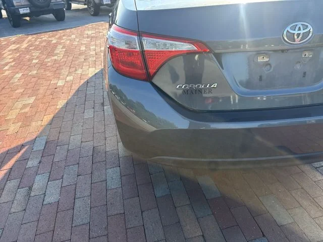 Used 2015 Gray Toyota LE image 8