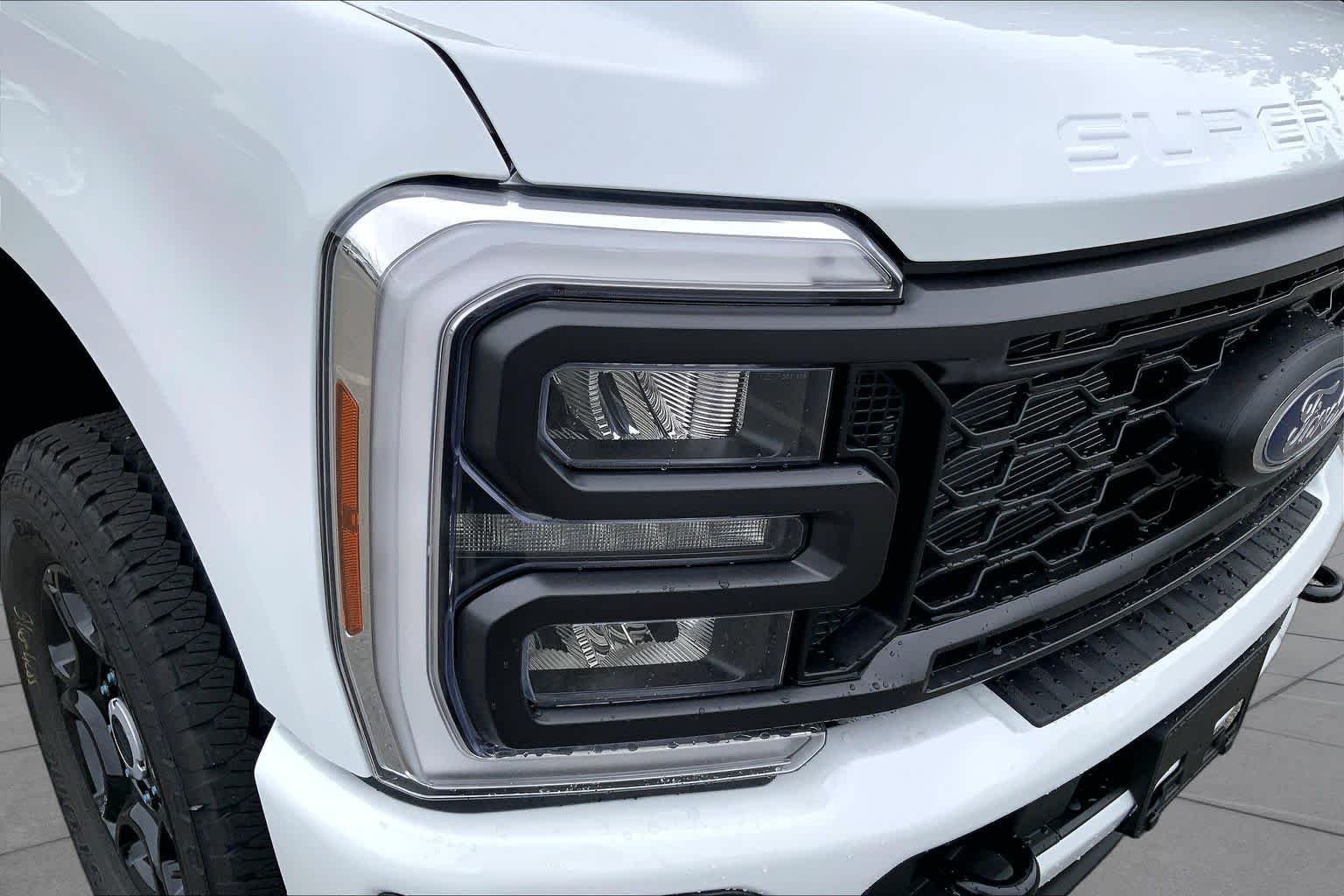New 2026 Oxford White Ford XL image 16