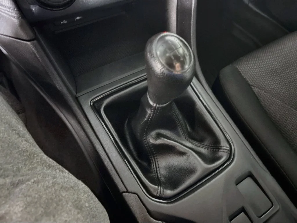 Used 2022 Silver Subaru Base image 17