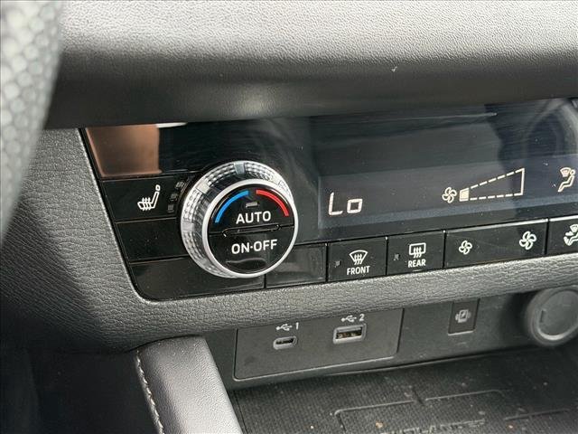 Used 2024 Mercury Gray Metallic Mitsubishi SE image 20