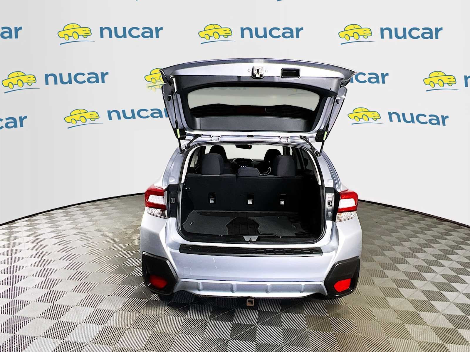 Used 2018 Ice Silver Metallic Subaru Premium image 26