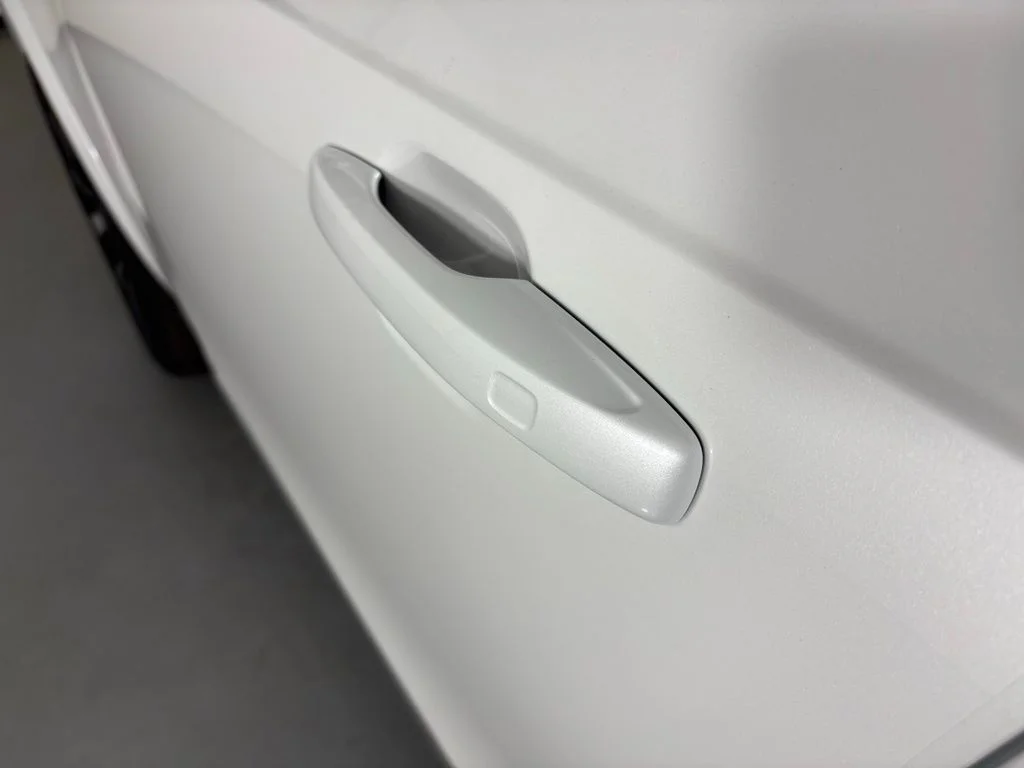 New 2026 White Volvo B5 Core image 12