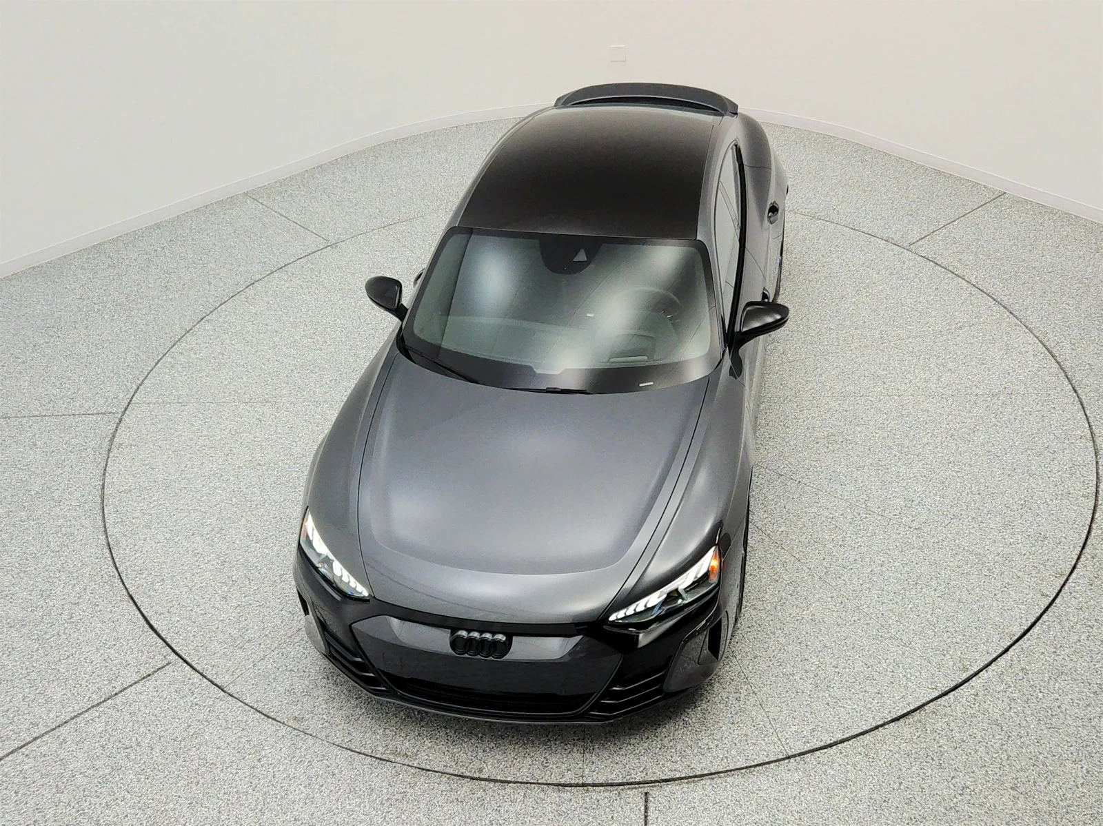 Used 2024 Daytona Gray Pearl Effect Audi quattro image 17